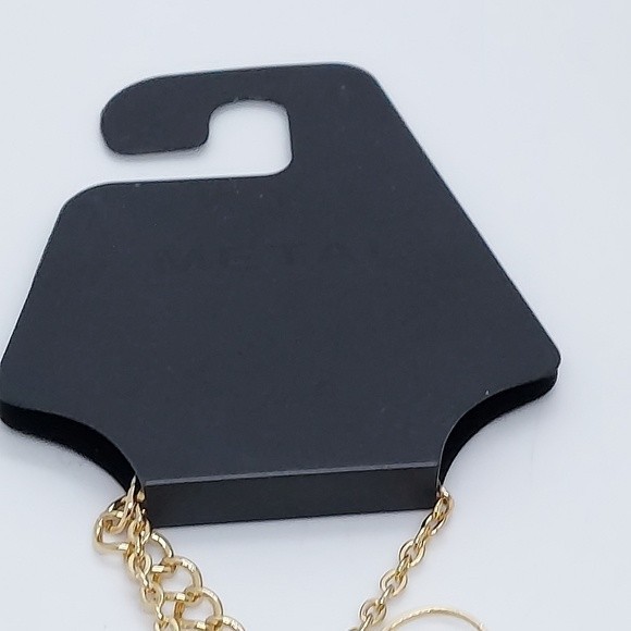 Nwt‎ Metal brand long gold necklace. - Picture 3 of 3